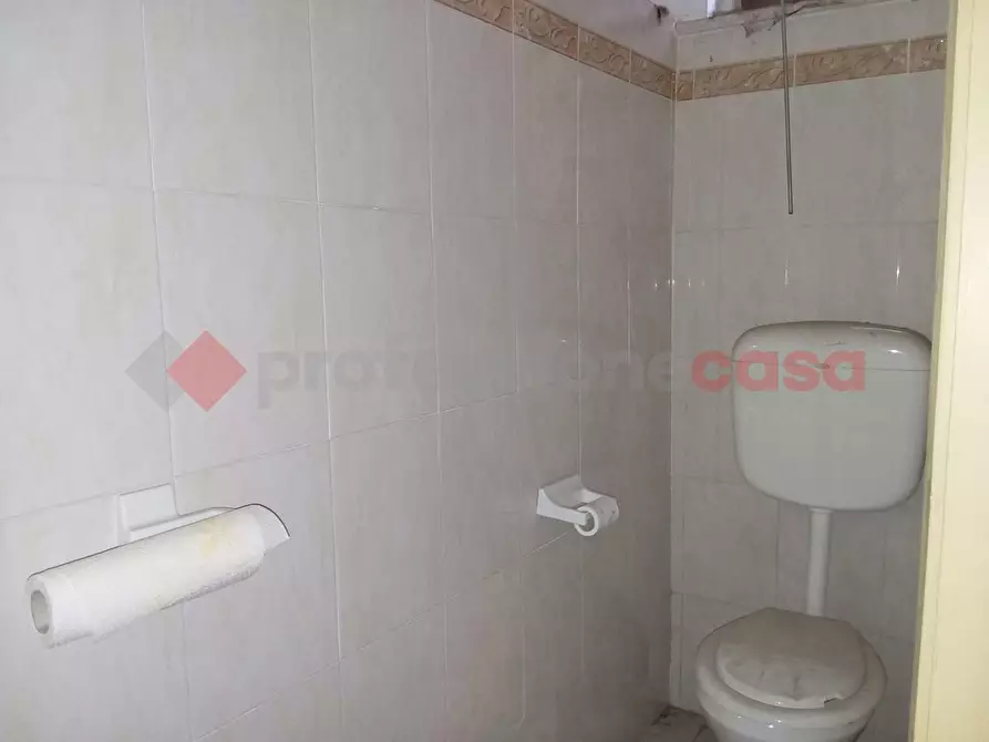 Immagine 13 di Negozio in affitto  in Via Trento e Trieste a Spoleto