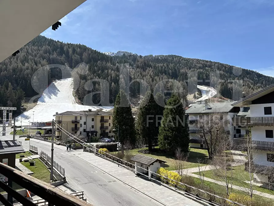 Immagine 19 di Appartamento in vendita  in Via Corno D'Aola, 5 a Ponte Di Legno