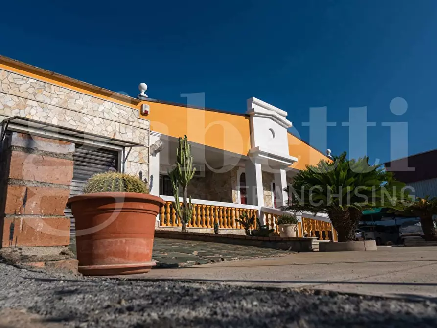 Immagine 3 di Villa in vendita  in Via TRAVERSA EMILIA, 16 a Catanzaro