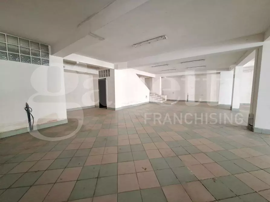 Immagine 12 di Negozio in affitto  in Via Zotone, 45 a Atina