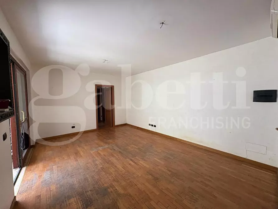 Immagine 2 di Appartamento in vendita  in Via Siligo, 10 a Roma