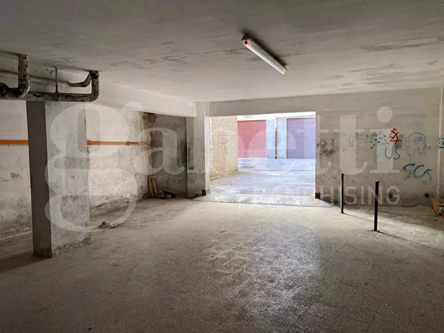 Immagine 11 di Box auto in vendita  in Via Baden Powell a Trani