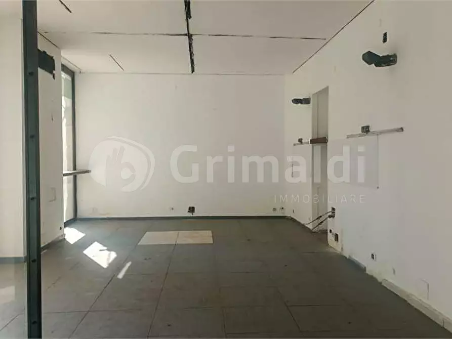 Immagine 4 di Negozio in vendita  in Via Gioberti a Siracusa