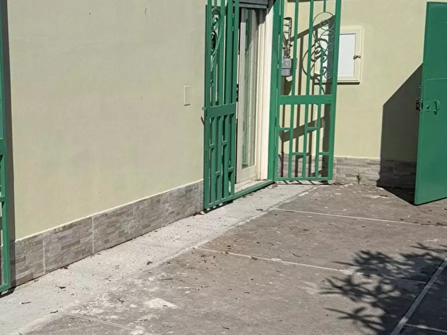 Immagine 1 di Ufficio in affitto  in Via Nazionale, 999 a Torre Del Greco