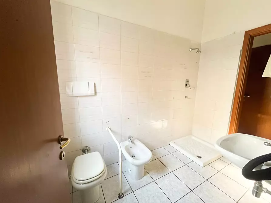 Immagine 8 di Palazzo in vendita  in Via Alessandria, snc a Legnano