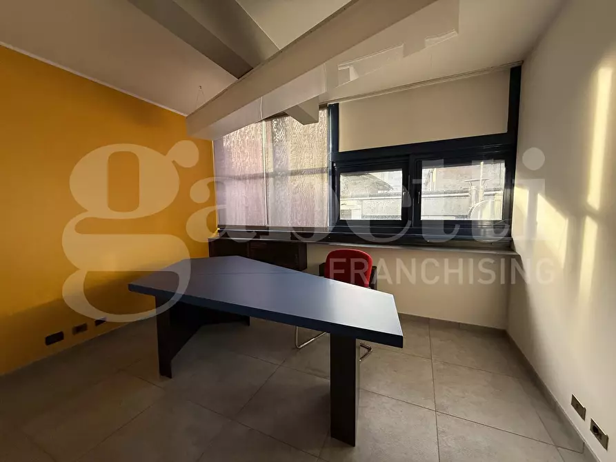Immagine 9 di Ufficio in affitto  in Corso XXV aprile, snc a Erba