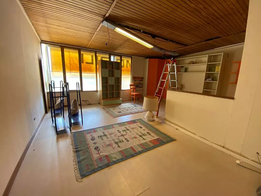 Immagine 10 di Negozio in affitto  in Via MAZZINI a Impruneta