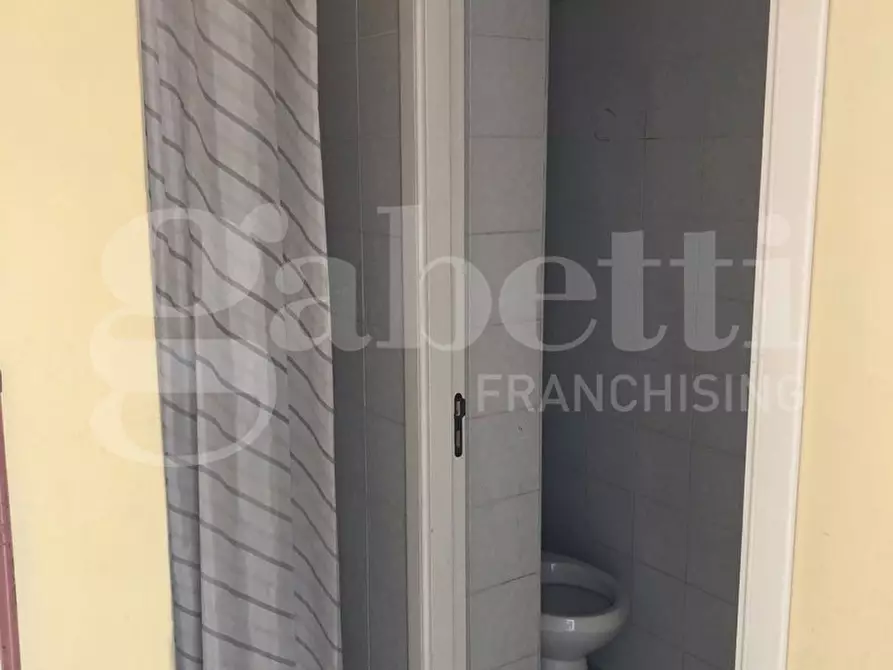 Immagine 10 di Negozio in vendita  in Via Fiume, 17 a Nardo'