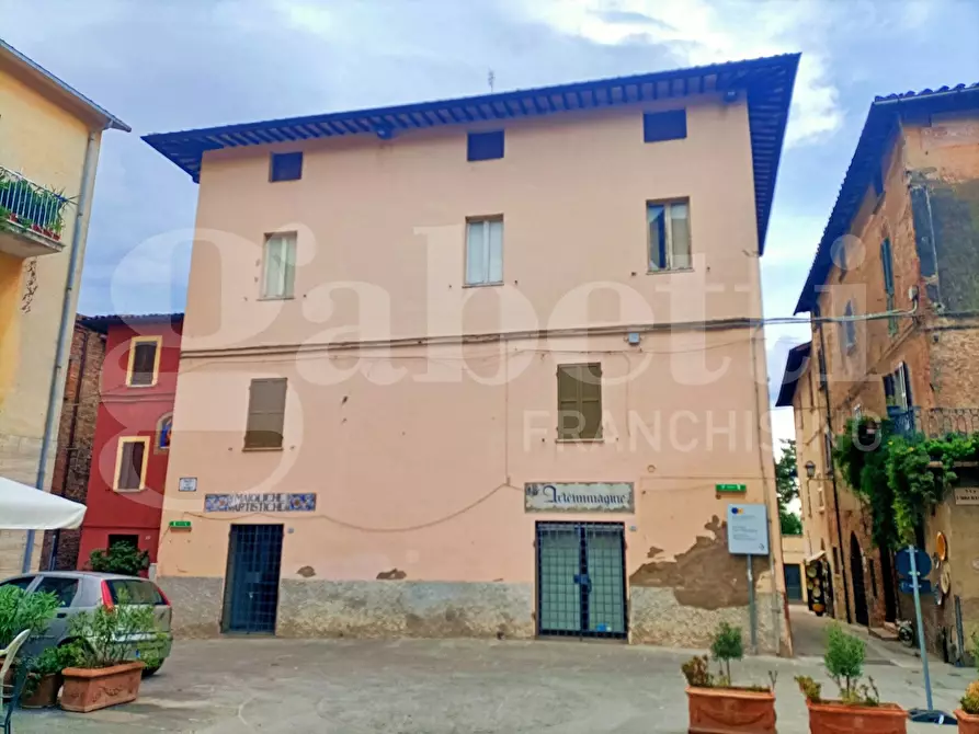 Immagine 1 di Casa bifamiliare in vendita  in Piazza dei consoli, 1 a Deruta