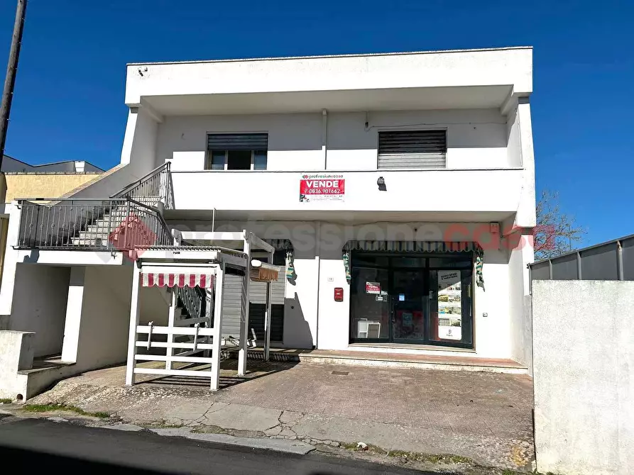 Immagine 1 di Laboratorio in vendita  in Via Pio XII a Poggiardo