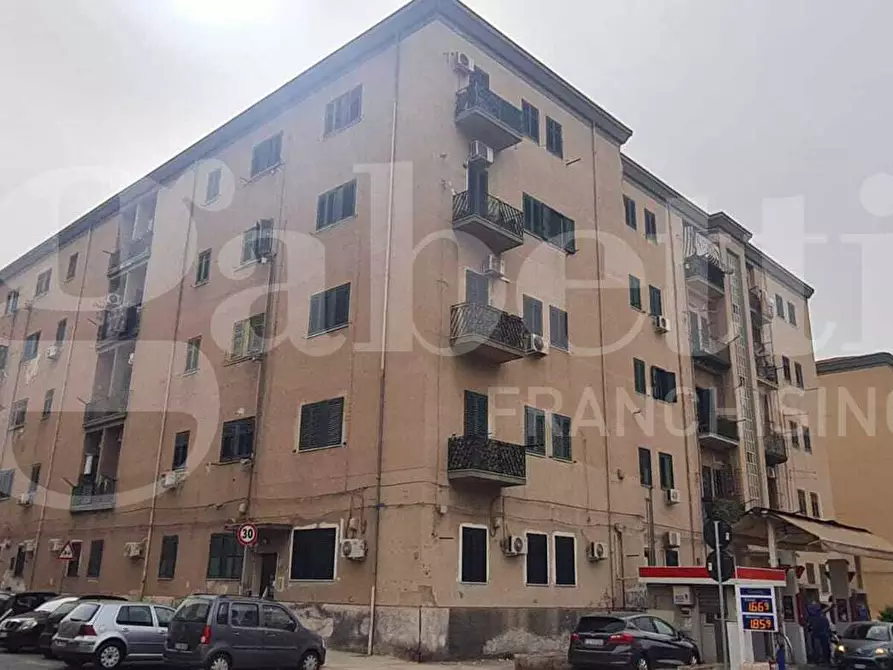 Immagine 1 di Appartamento in vendita  in Via Pietro Spica a Palermo