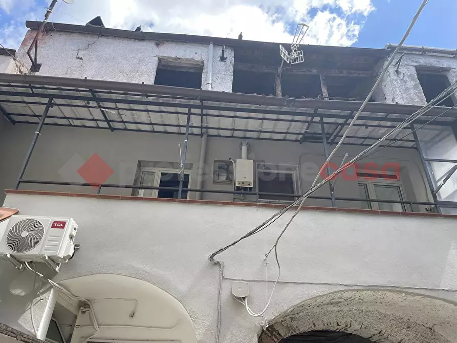 Immagine 1 di Casa indipendente in vendita  in Vico Napoli, snc a Vitulazio