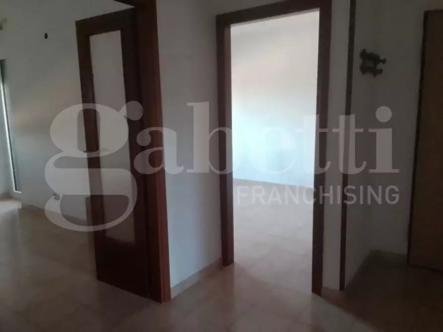 Immagine 4 di Appartamento in vendita  in Piazza G.B.TEDESCO, 7 a Taranto