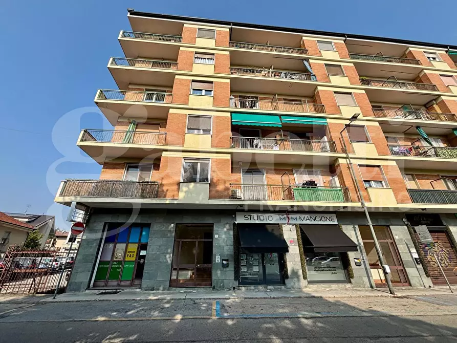 Immagine 18 di Appartamento in vendita  in Piazza Vittorio Veneto a Orbassano