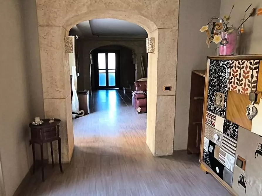 Immagine 37 di Appartamento in vendita  in Via Foria a Napoli