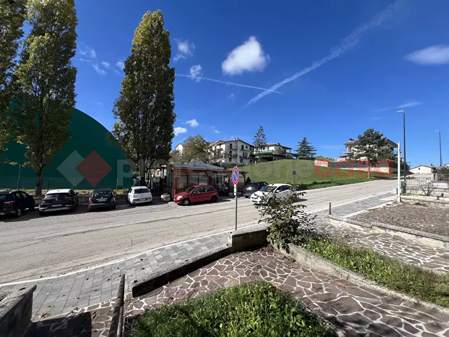 Immagine 20 di Negozio in vendita  in Via Marsicana, 51 a Pescorocchiano
