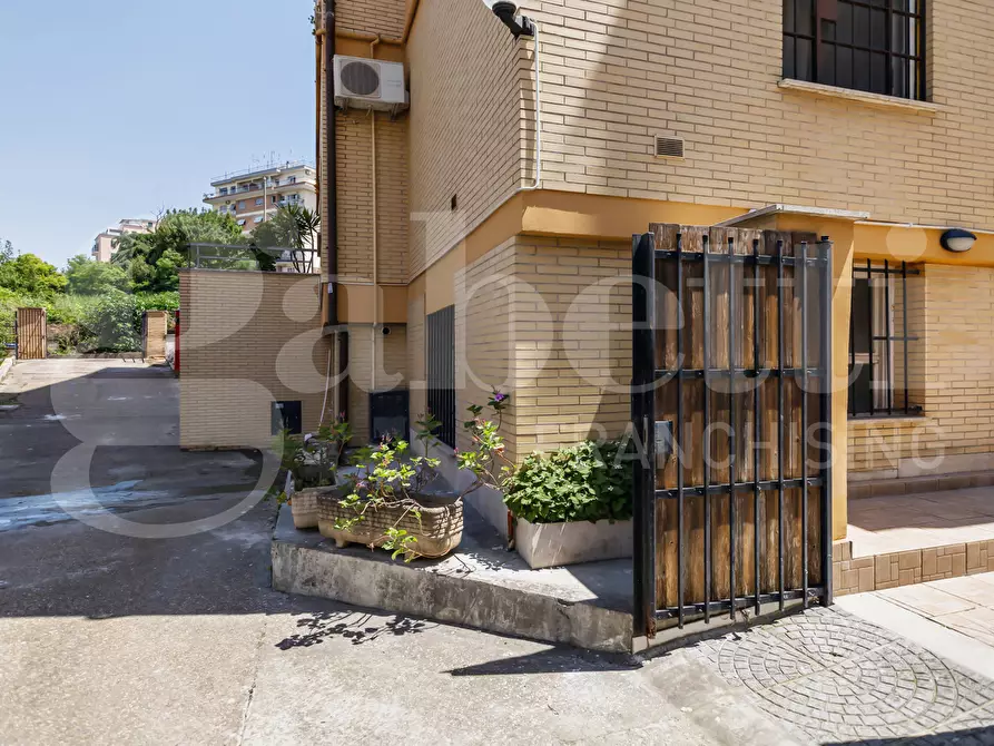 Immagine 39 di Appartamento in vendita  in Via Lucio II a Roma