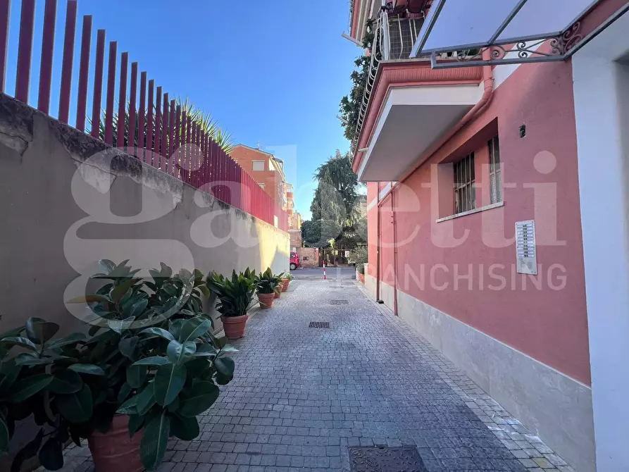 Immagine 4 di Appartamento in vendita  in Via dei Feltreschi, 18 a Roma
