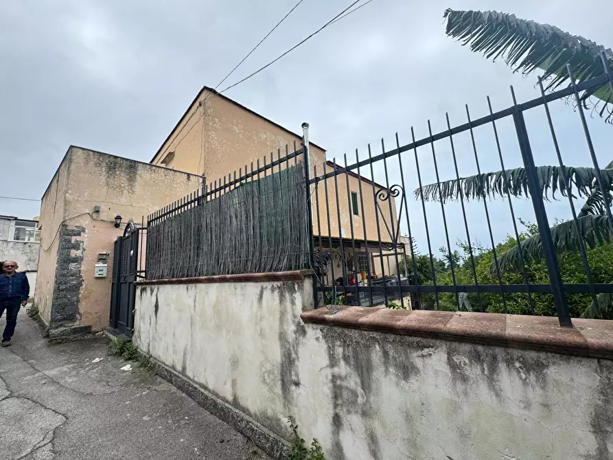 Immagine 2 di Appartamento in vendita  in Via Cupa San Pietro, 11 a Torre Del Greco