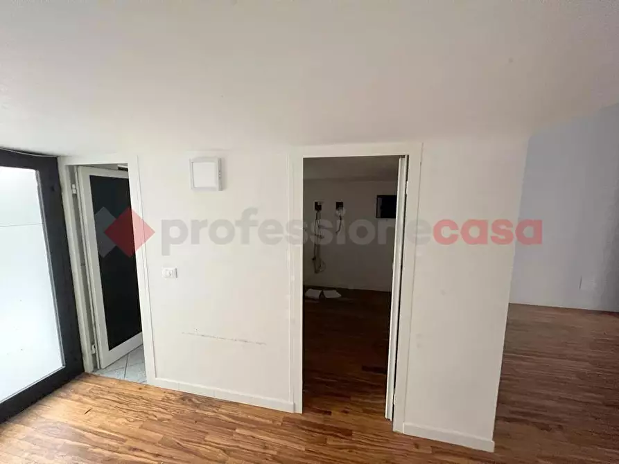 Immagine 5 di Negozio in affitto  in Via RICASOLI, . a Monopoli