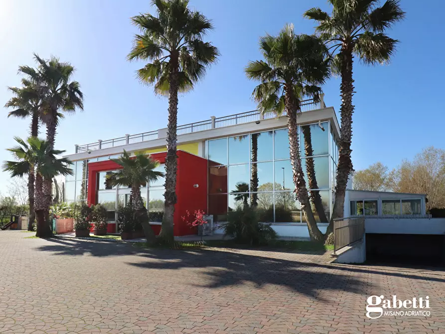 Immagine 1 di Negozio in vendita  in Via Litoranea Sud, 80 a Misano Adriatico