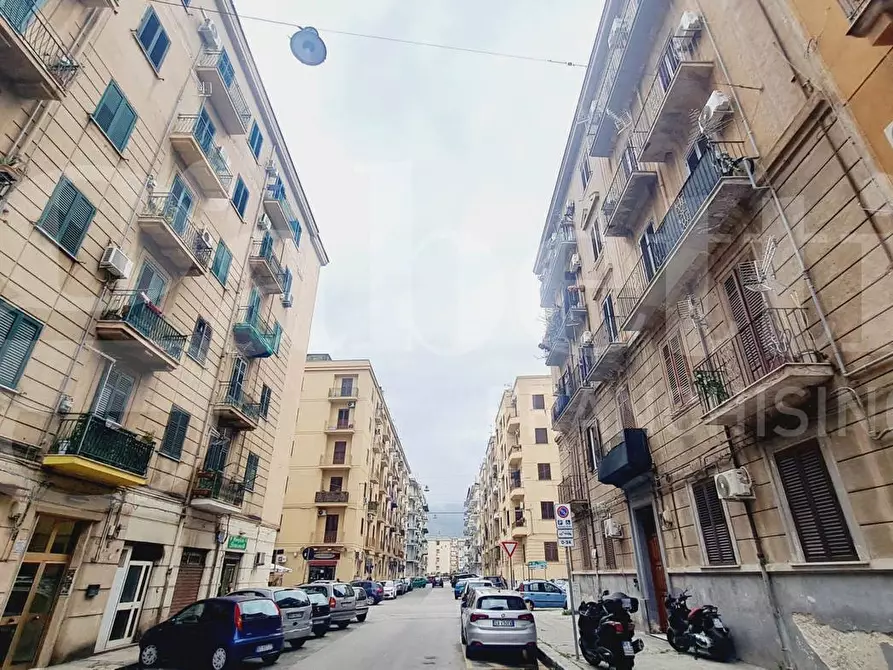 Immagine 3 di Appartamento in vendita  in Via Francesco Paolo Perez a Palermo