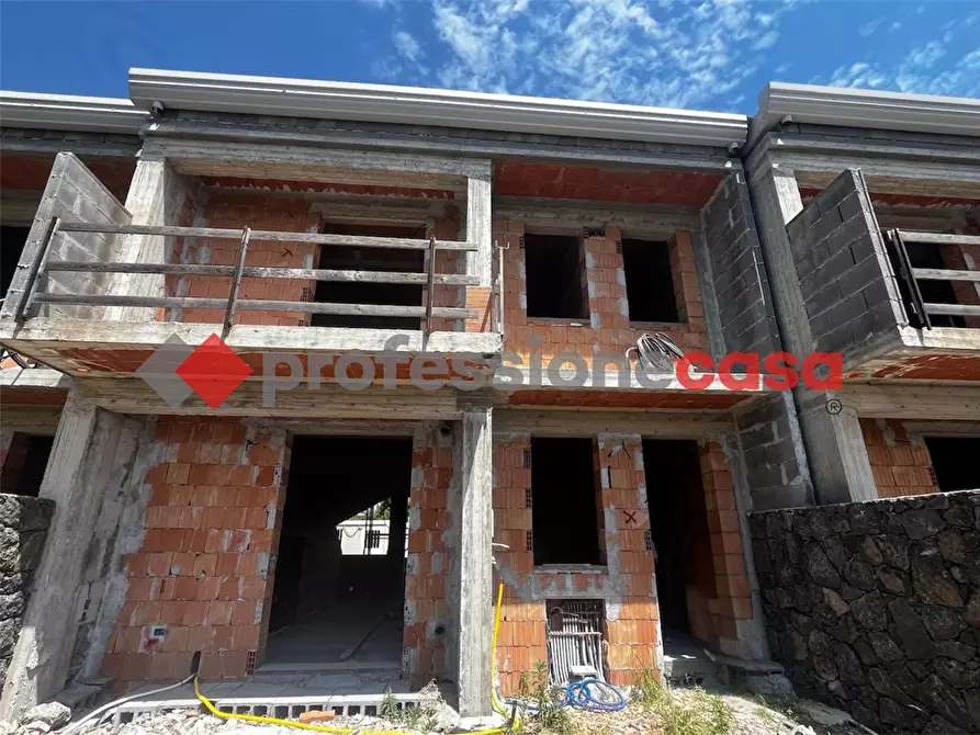 Immagine 22 di Villetta a schiera in vendita  in Via Spirito Santo a Aci Sant'antonio