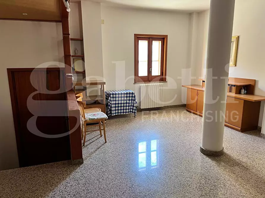 Immagine 3 di Palazzo in vendita  in Via RIMEMBRANZE, 131 a Montemesola