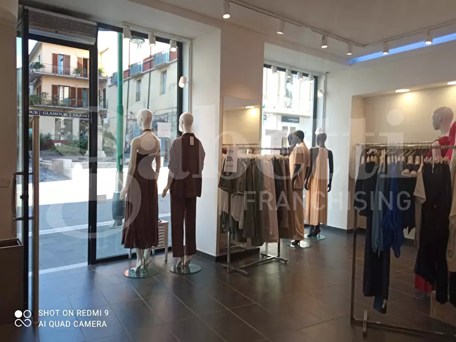 Immagine 5 di Negozio in affitto  in Corso Garibaldi, 139 a Benevento