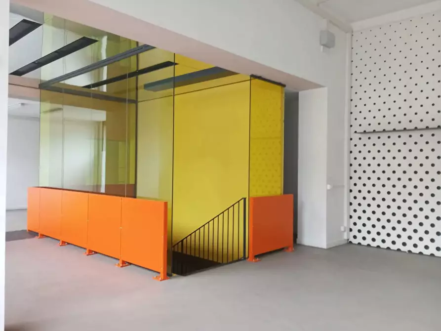 Immagine 18 di Negozio in affitto  in Via CAVOUR a Firenze