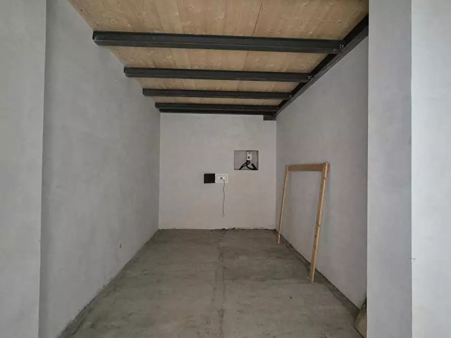 Immagine 9 di Negozio in affitto  in Via Vaglia, 7/9 a Roma