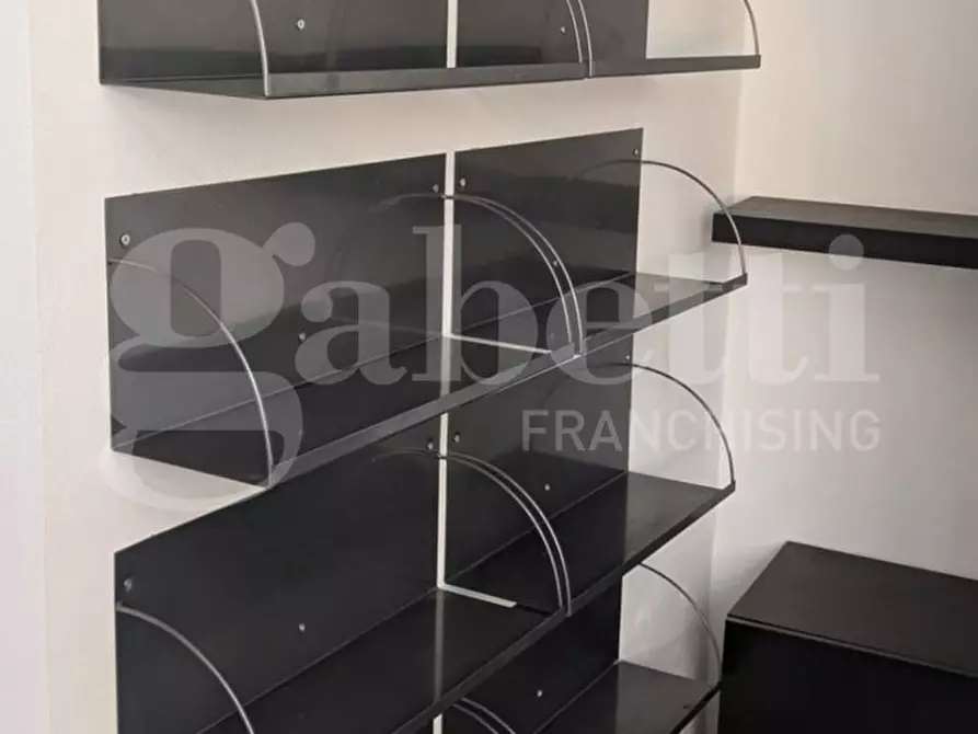 Immagine 9 di Negozio in affitto  in Corso Tukory a Palermo