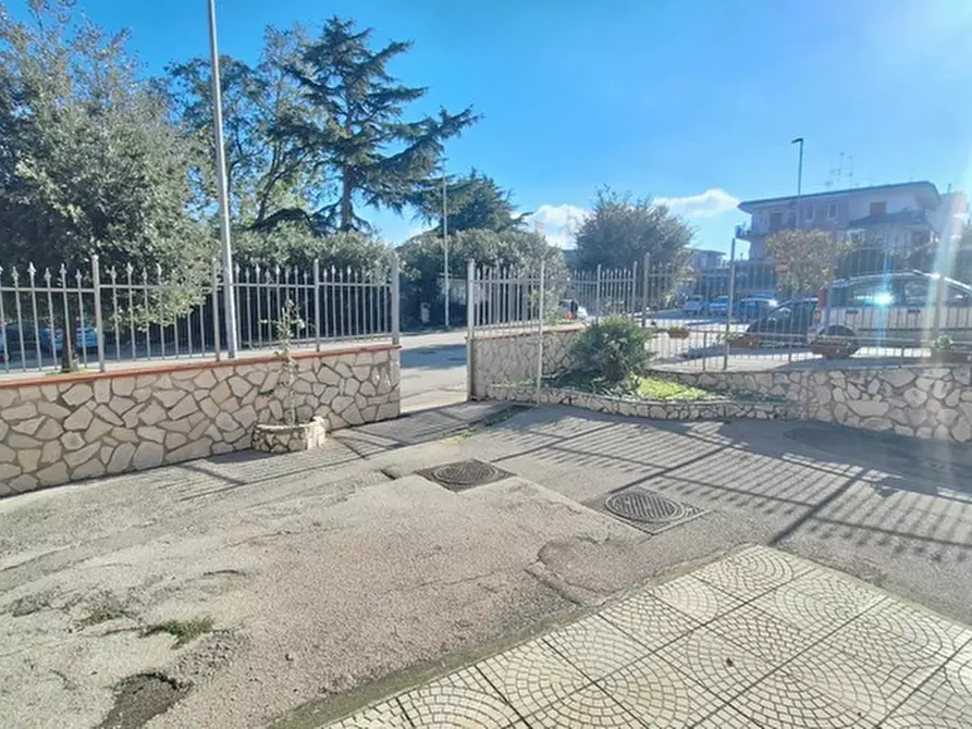 Immagine 7 di Negozio in vendita  in Via Bruno Giordano a Marano Di Napoli