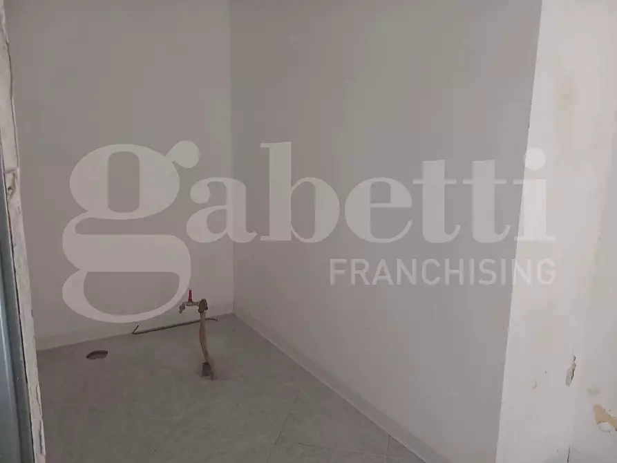 Immagine 6 di Negozio in affitto  in Via cittadella, 3 a Sora