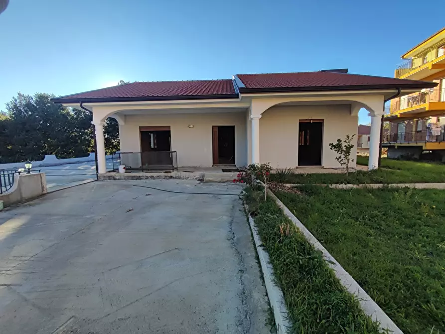 Immagine 3 di Villa in vendita  in Contrada LUCA, SNC a Chiaravalle Centrale
