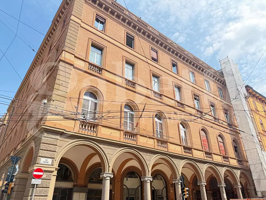 Immagine 2 di Appartamento in vendita  in Via Farini, 24 a Bologna