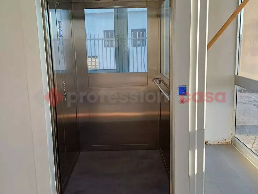 Immagine 2 di Capannone industriale in vendita  in Via SANDRO PERTINI, 10 a Tito