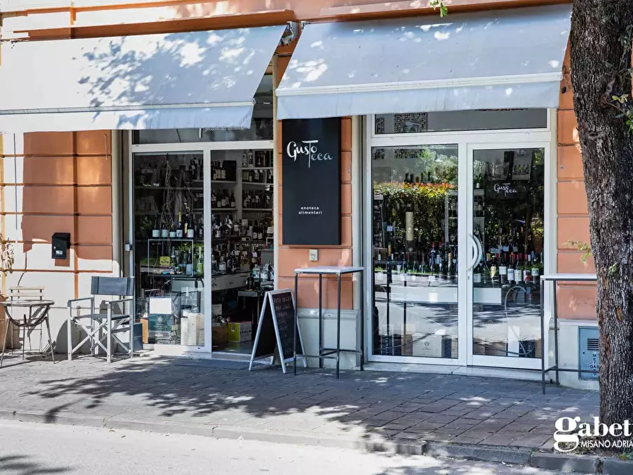 Immagine 1 di Attività commerciale in vendita  in Piazza Roosevelt, 3 a Cattolica