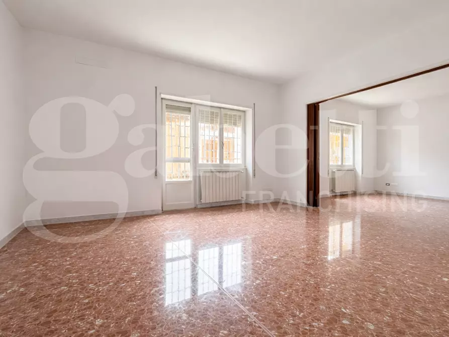 Immagine 3 di Appartamento in vendita  in Via giovanni farina, 5 a Pomezia