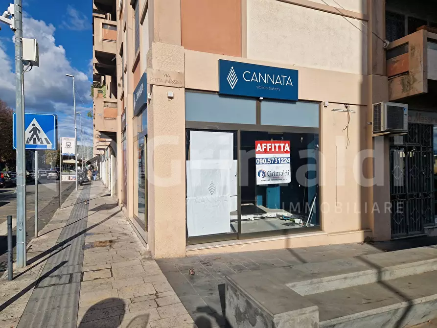 Immagine 2 di Negozio in affitto  in Via Garibaldi, 108 a Messina