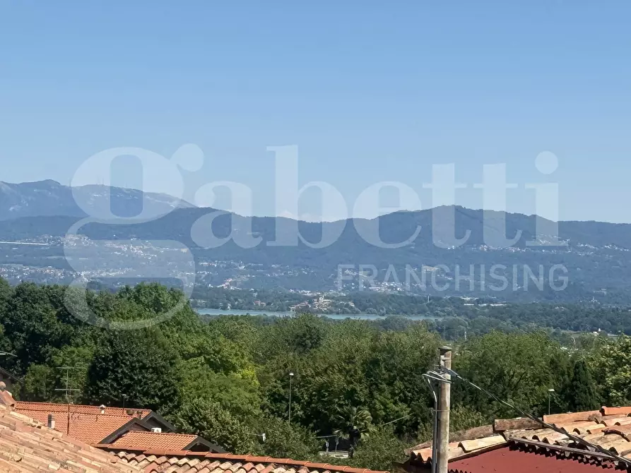Immagine 6 di Appartamento in vendita  in Via Como, snc a Erba