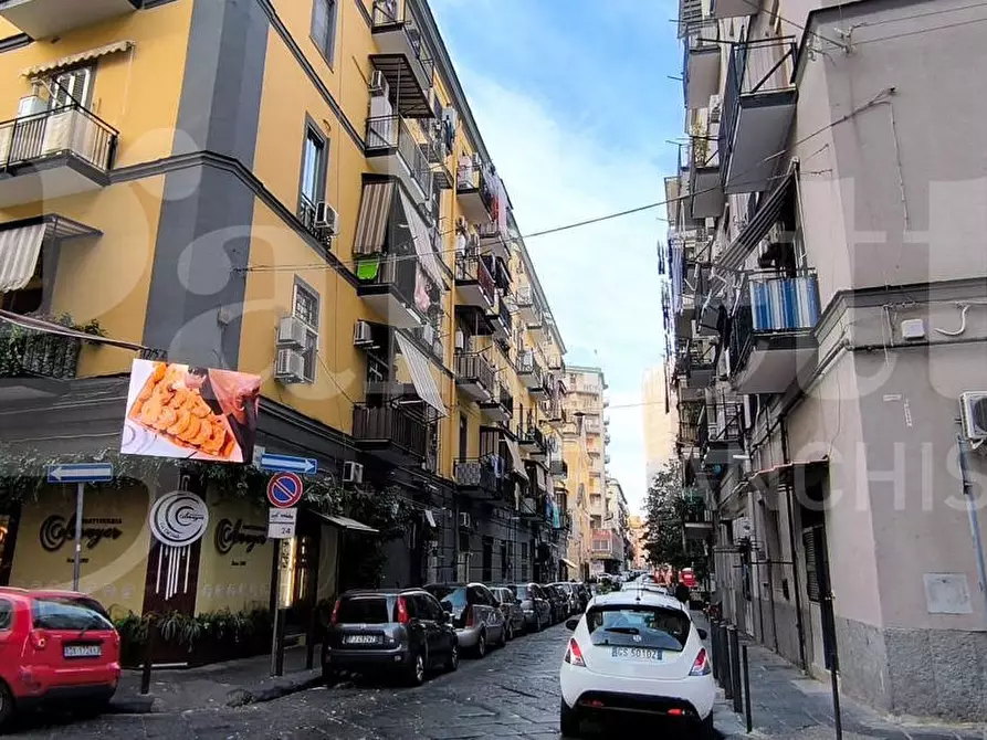 Immagine 2 di Negozio in vendita  in Via pietro giannone, 28 a Napoli