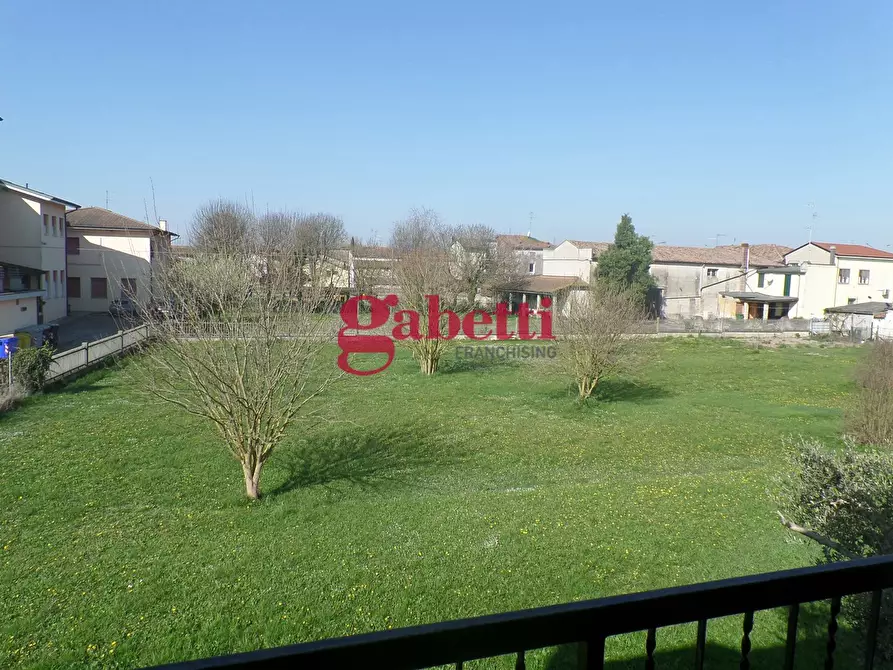 Immagine 3 di Casa bifamiliare in vendita  in Via Biagio Rossetti, 12 a Bondeno