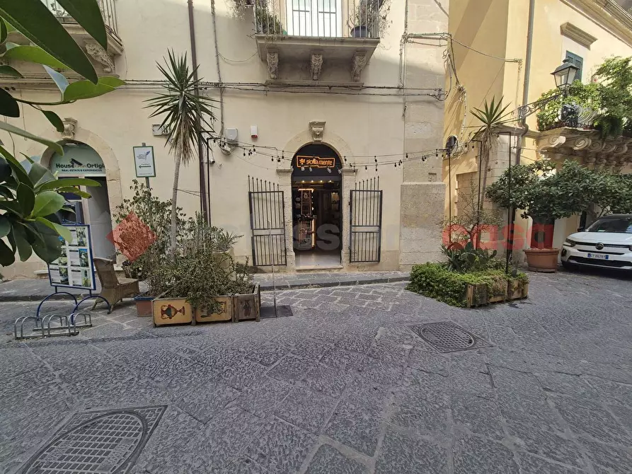 Immagine 2 di Attività commerciale in vendita  in Via Roma, 93 a Siracusa