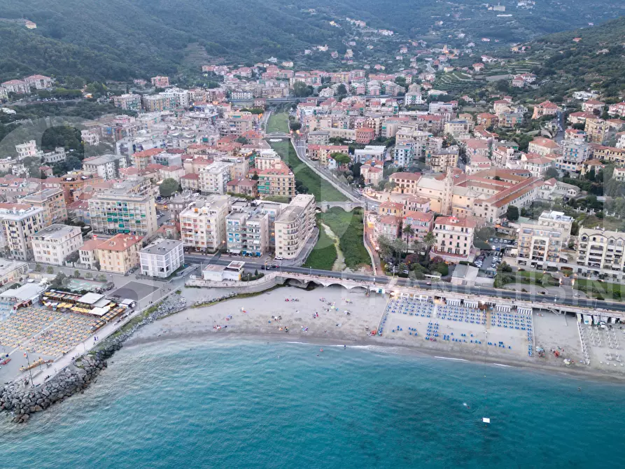 Immagine 1 di Appartamento in vendita  in Via Aosta, 1 a Finale Ligure