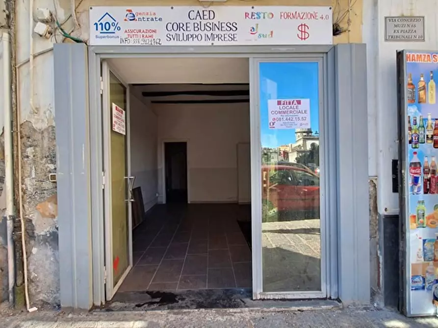 Immagine 4 di Negozio in affitto  in Via Concezio Muzii a Napoli