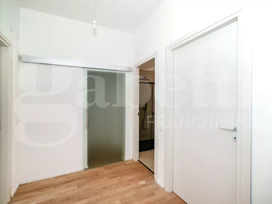 Immagine 5 di Appartamento in vendita  in Via Buggiano, 10 a Roma