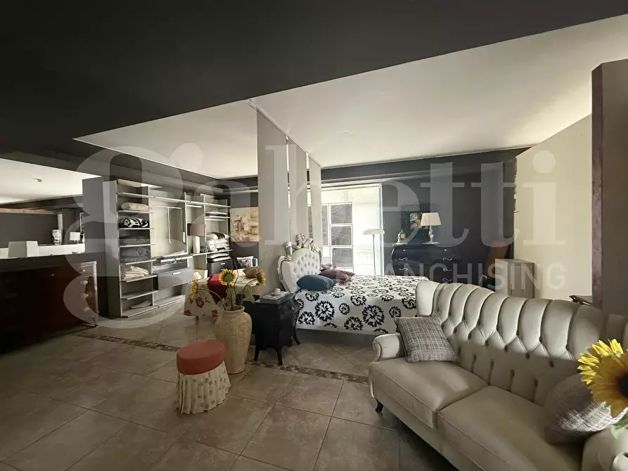 Immagine 8 di Ufficio in affitto  in Via LUCREZIA DELLA VALLE, 102/1 a Catanzaro