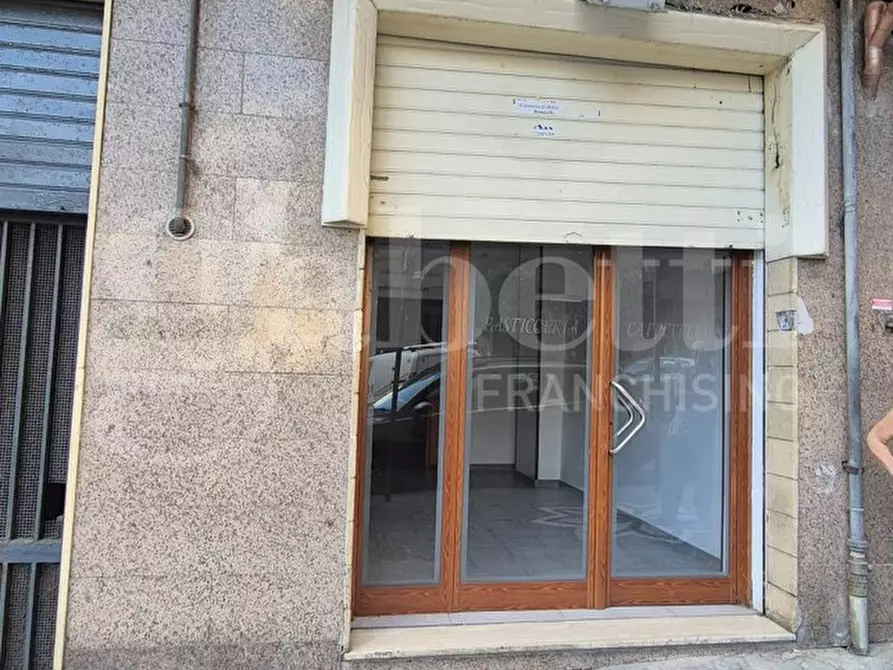 Immagine 2 di Negozio in affitto  in Via dei Mille, 8 a Torre Annunziata