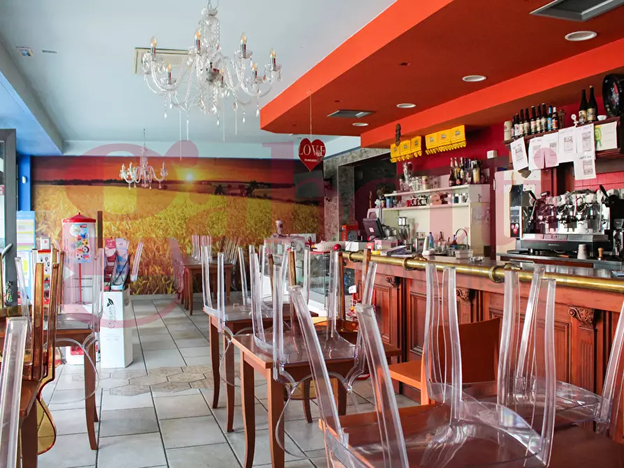 Immagine 4 di Negozio in affitto  in Via Locatelli Milesi, 31 a Villa D'almè